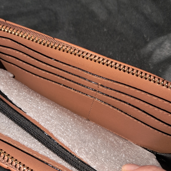 NEW! Victoria's Secret Zip Around Wallet - Picture 4 of 11